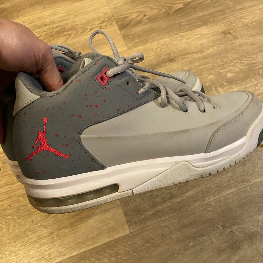 Nike Jordan Flight Origin 3 in the Wolf Grey/Vivid Pink